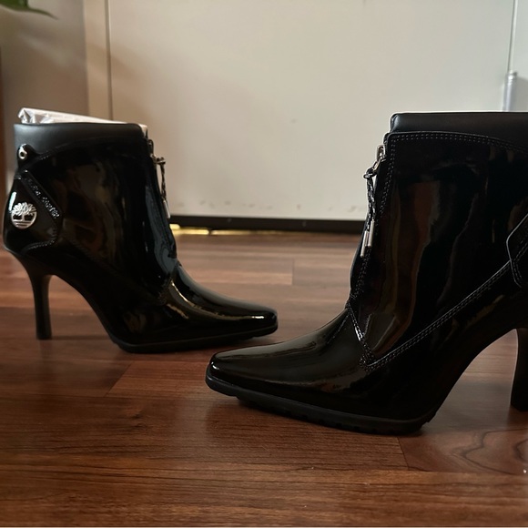 Timberland Women's Black Patent Leather Ankle Boots- Veneda Carter - Picture 4 of 8